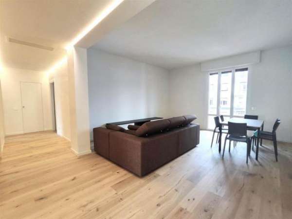 Foto Appartamento in affitto a Firenze - 5 locali 120mq