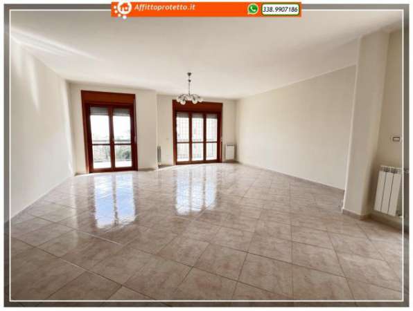 Foto Appartamento in affitto a Formia - 4 locali 130mq