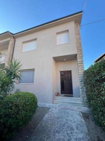 Foto Appartamento in affitto a Fornacette - Calcinaia 140 mq  Rif: 1354585