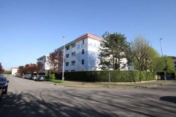 Foto Appartamento in affitto a Garbagnate Milanese - 3 locali 100mq