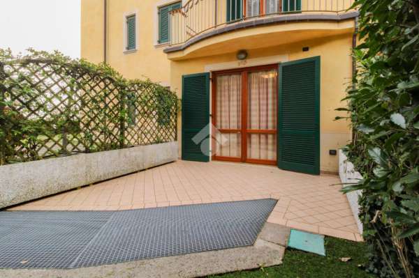 Foto Appartamento in affitto a Gardone Riviera