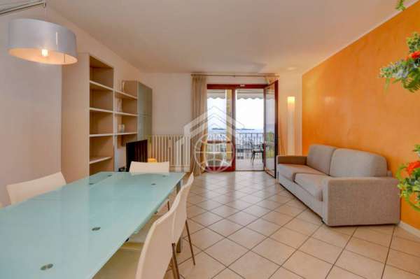 Foto Appartamento in Affitto a Gardone Riviera Gardone Sopra
