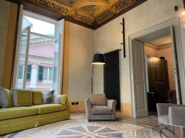 Foto Appartamento in affitto a Genova - 5 locali 140mq