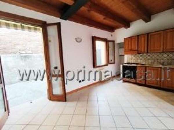 Foto Appartamento in affitto a Isola Della Scala - 2 locali 60mq