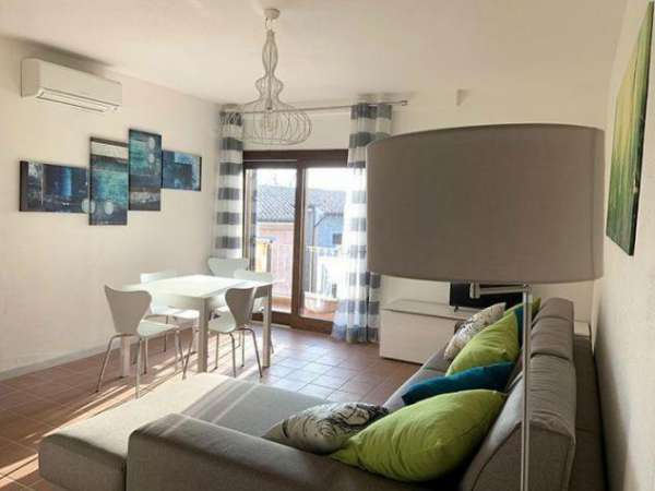 Foto Appartamento in affitto a La Maddalena - 3 locali 80mq