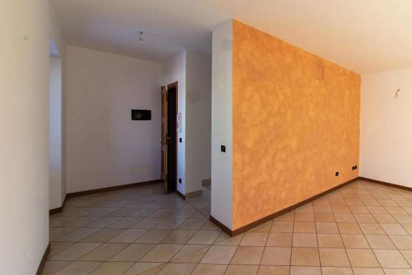 Foto Appartamento in affitto a Laino