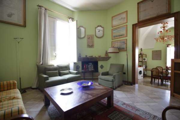 Foto Appartamento in affitto a Lecce - 145mq