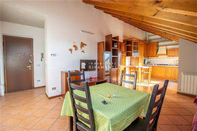 Foto Appartamento in Affitto a Lecco