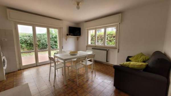 Foto Appartamento in affitto a Lido di Camaiore - Camaiore 70 mq  Rif: 1312168