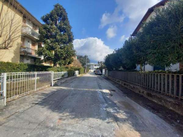 Foto Appartamento in affitto a Lido di Camaiore - Camaiore 80 mq  Rif: 1097948