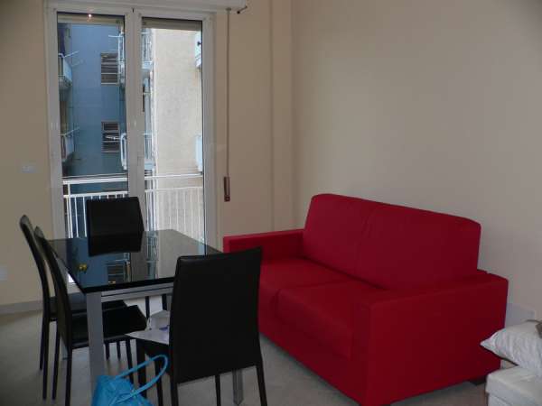 Foto Appartamento in Affitto a Loano via Aurelia 65