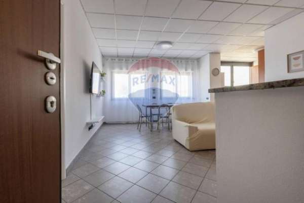 Foto Appartamento in affitto a Lonate Pozzolo - 3 locali 85mq