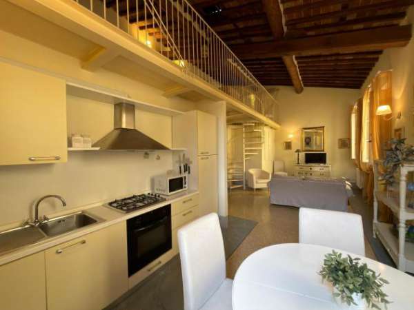 Foto Appartamento in affitto a Lucca 60 mq  Rif: 1346863