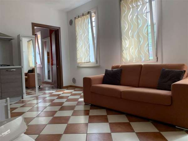 Foto Appartamento in affitto a Mantova