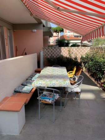 Foto Appartamento in affitto a Marina di Carrara - Carrara 70 mq  Rif: 1338869