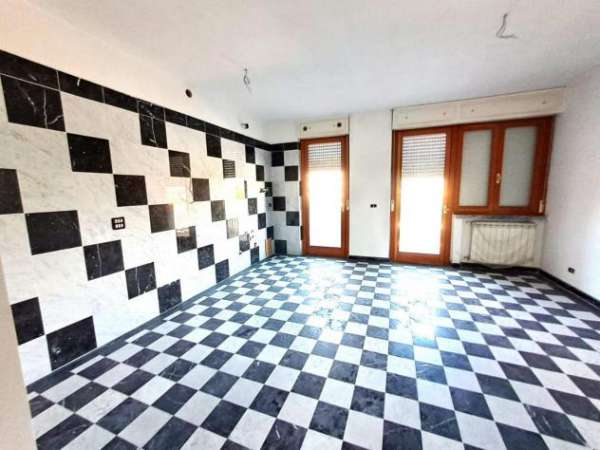 Foto Appartamento in affitto a Marina di Carrara - Carrara 75 mq  Rif: 1190336
