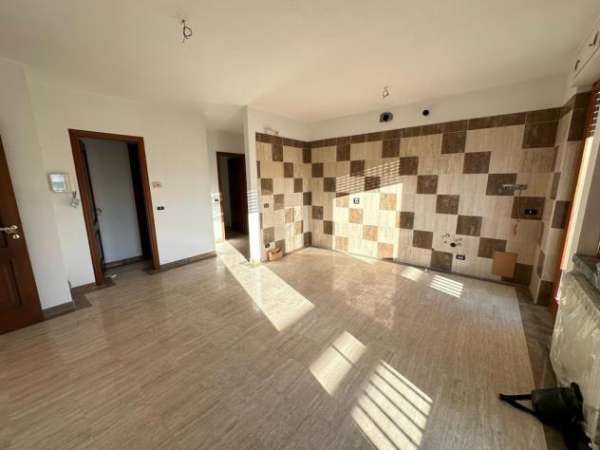 Foto Appartamento in affitto a Marina di Carrara - Carrara 76 mq  Rif: 1233716