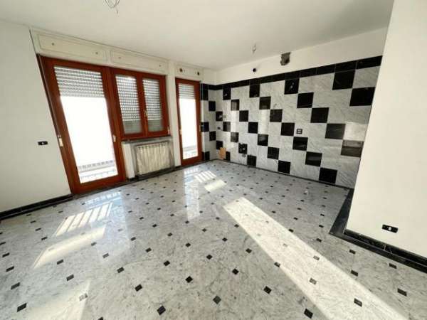 Foto Appartamento in affitto a Marina di Carrara - Carrara 76 mq  Rif: 1233720