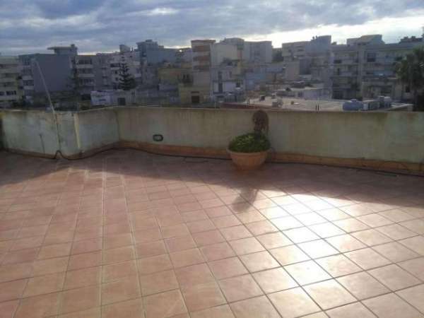 Foto Appartamento in affitto a Marsala - 4 locali 130mq