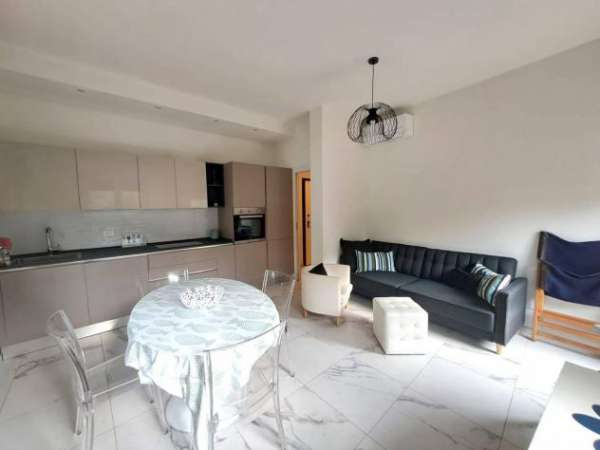 Foto Appartamento in affitto a Massa 70 mq  Rif: 1330300