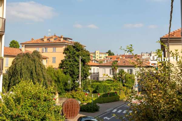 Foto Appartamento in affitto a Merate