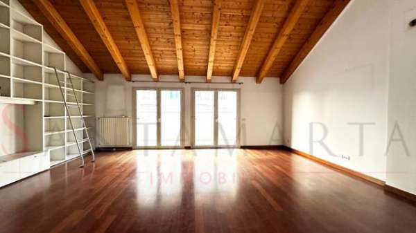 Foto Appartamento in affitto a Milano - 120mq