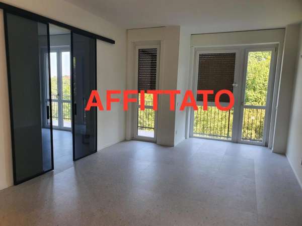 Foto Appartamento in affitto a Milano