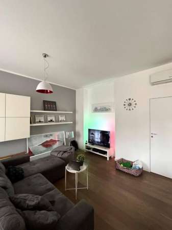 Foto Appartamento in affitto a Milano
