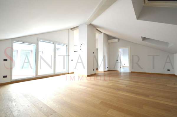 Foto Appartamento in affitto a Milano