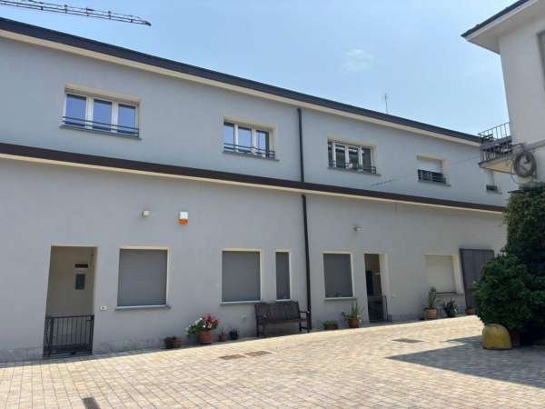 Foto Appartamento in affitto a Milano