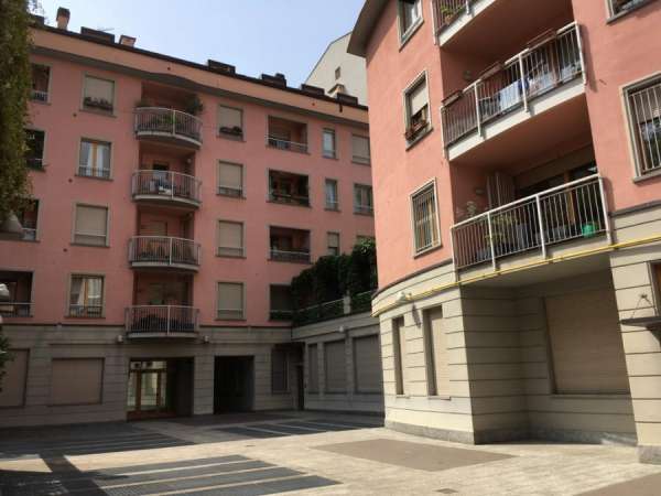 Foto Appartamento in Affitto a Milano Corso San Gottardo
