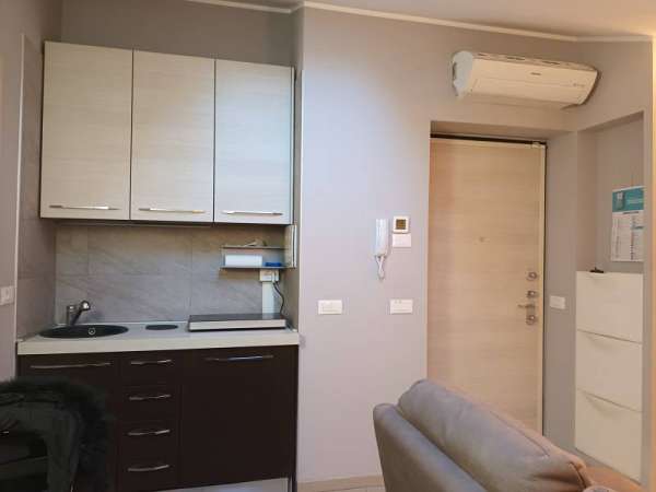 Foto Appartamento in Affitto a Milano via Castellammare 16, 20157 Milano