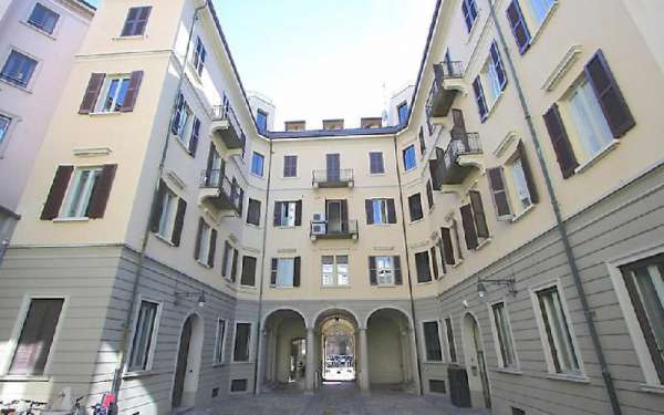Foto Appartamento in Affitto a Milano Via Giacomo Leopardi