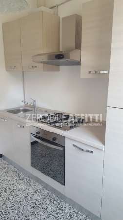 Foto Appartamento in Affitto a Milano via liutprando