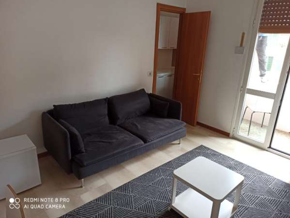 Foto Appartamento in Affitto a Milano via rosselli
