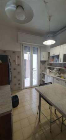 Foto Appartamento in affitto a Modena - 4 locali 90mq