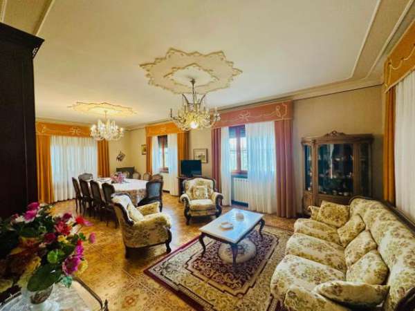 Foto Appartamento in affitto a Montecarlo 105 mq  Rif: 1325872