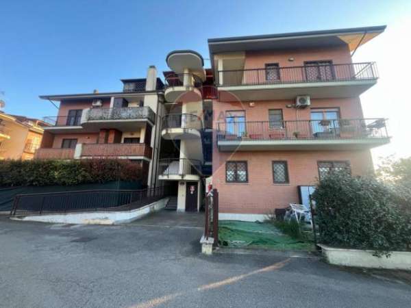 Foto Appartamento in affitto a Monterotondo - 3 locali 80mq