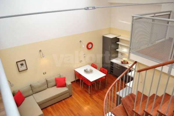 Foto Appartamento in affitto a Monza - 1 locale 65mq