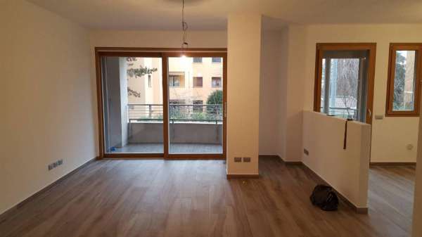 Foto Appartamento in affitto a Monza
