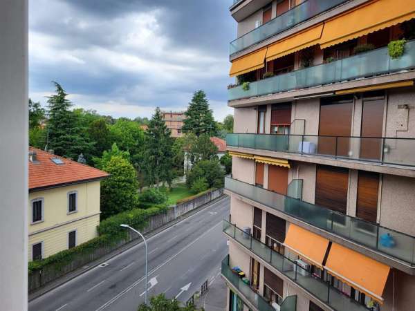 Foto Appartamento in affitto a Monza