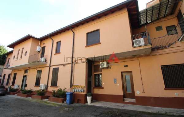 Foto Appartamento in Affitto a Monza via Amati