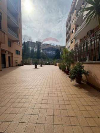 Foto Appartamento in affitto a Napoli - 1 locale 35mq