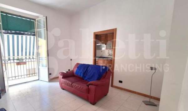 Foto Appartamento in affitto a Napoli - 2 locali 85mq