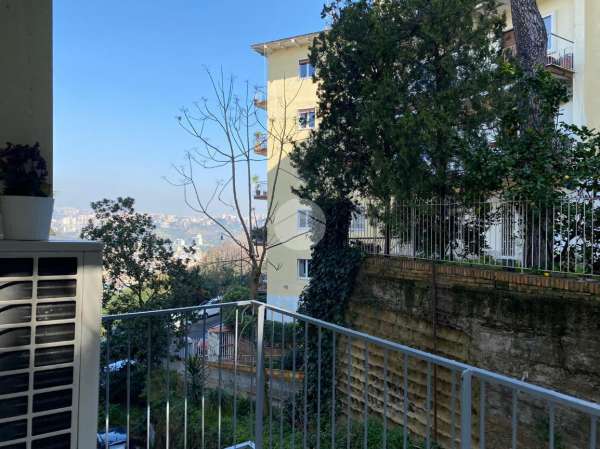Foto Appartamento in affitto a Napoli
