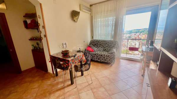 Foto Appartamento in affitto a Napoli