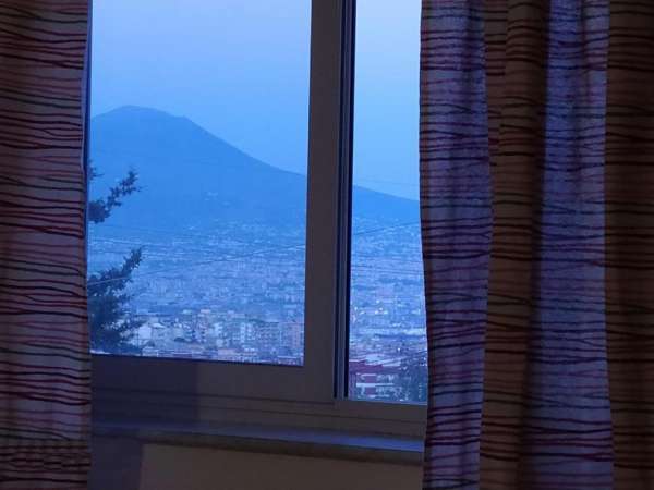 Foto Appartamento in affitto a Napoli
