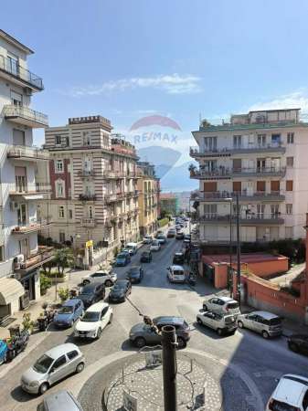 Foto Appartamento in affitto a Napoli