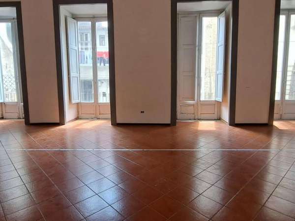 Foto Appartamento in affitto a Napoli