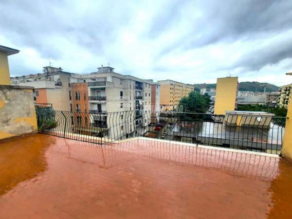 Foto Appartamento in affitto a Napoli